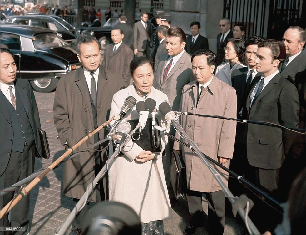 Đời thường của nguyên Phó Chủ tịch nước Nguyễn Thị Bình ở tuổi 99 - 3 Đời thường của nguyên Phó Chủ tịch nước Nguyễn Thị Bình ở tuổi 99 - 3