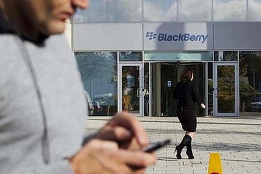 Nhà sản xuất BlackBerry có “đổi vận” khi thuê 2 giám đốc mới?
