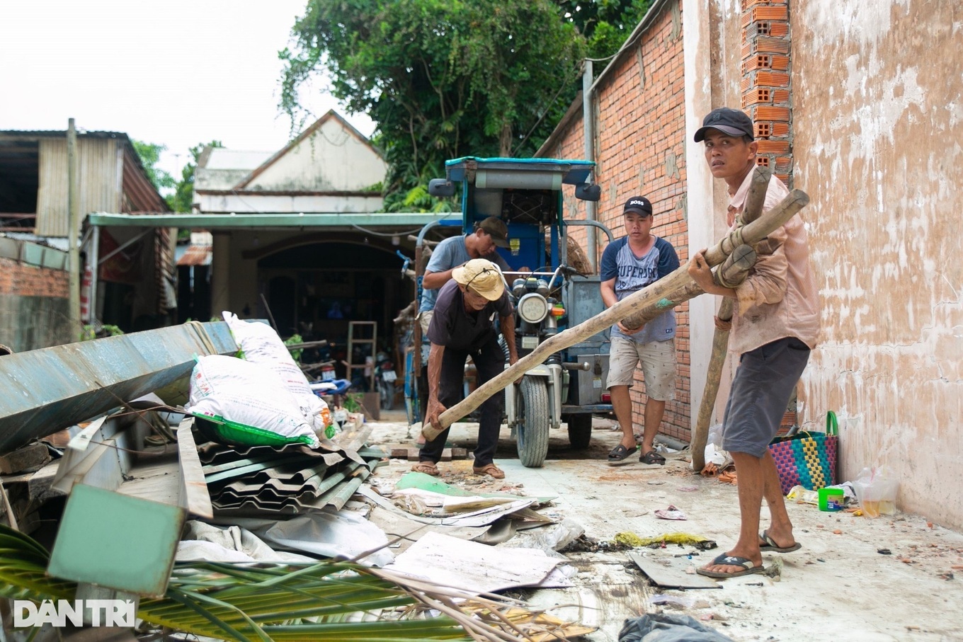 UBND TPHCM ủy quyền cho cấp dưới quyết giá bồi thường khi thu hồi đất - 1