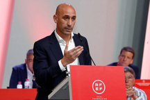 FIFA đình chỉ chức vụ của Chủ tịch Liên đoàn bóng đá Tây Ban Nha