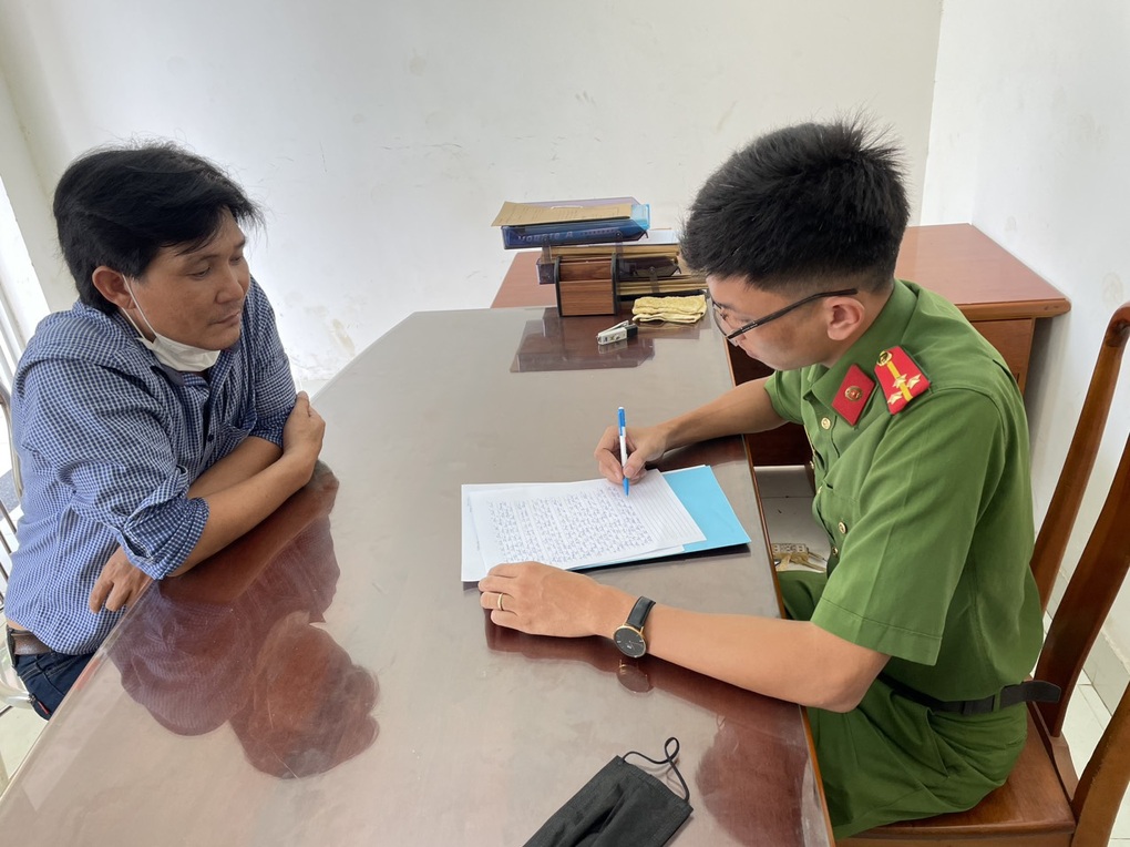 Điều tra vị khách hành hung người phụ nữ bán mì Quảng - 1 Điều tra vị khách hành hung người phụ nữ bán mì Quảng - 1