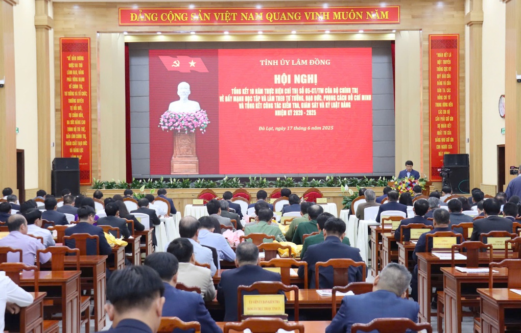 Bí thư Lâm Đồng nói về biểu hiện xử lý kỷ luật kiểu nể nang, né tránh - 1 Bí thư Lâm Đồng nói về biểu hiện xử lý kỷ luật kiểu nể nang, né tránh - 1