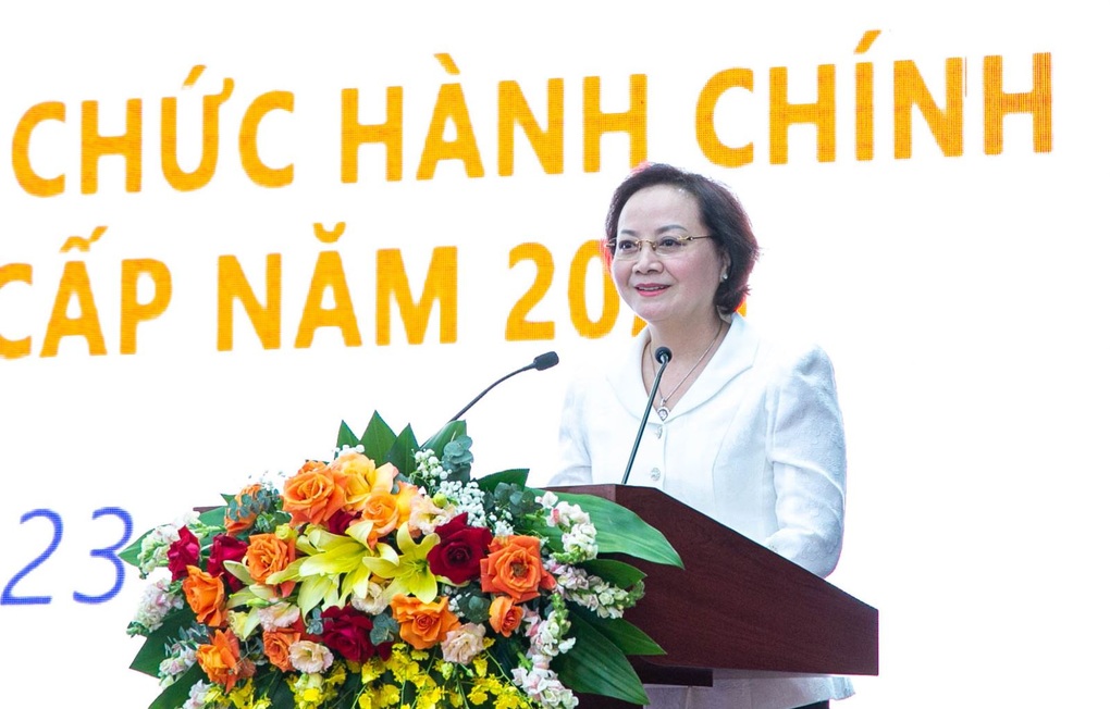 1.200 người thi nâng ngạch công chức, thăng hạng viên chức - 1 1.200 người thi nâng ngạch công chức, thăng hạng viên chức - 1