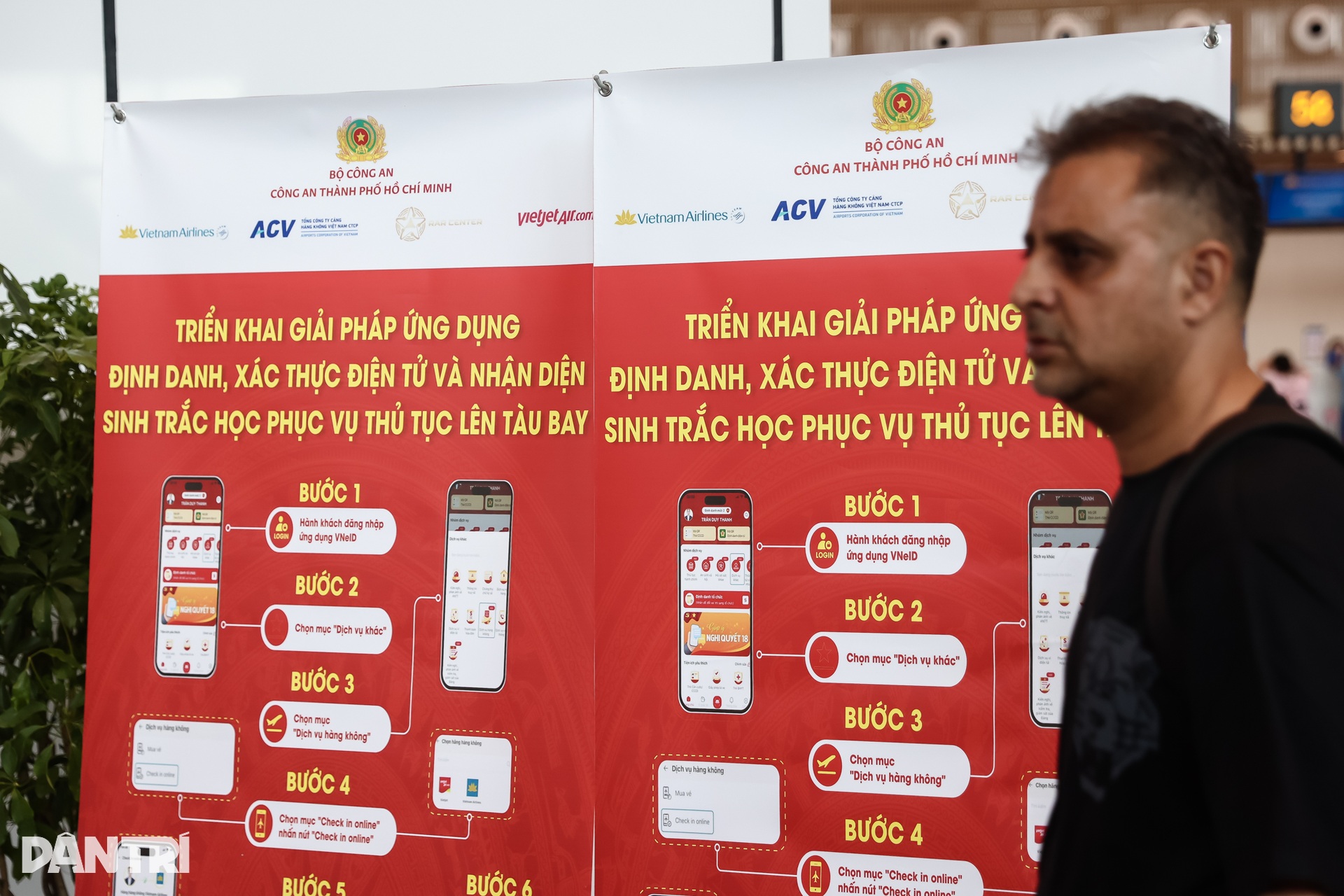 Người dân sử dụng sinh trắc học để lên máy bay tại nhà ga T3 Tân Sơn Nhất - 12