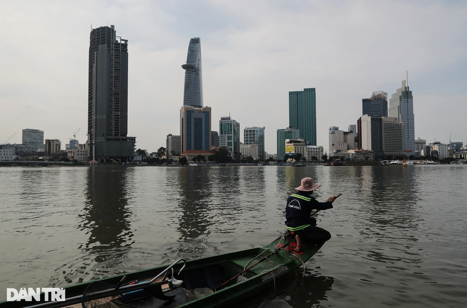 Sau 10 năm trùm mền, tòa cao ốc nằm trên đất vàng TPHCM thi công trở lại - 9