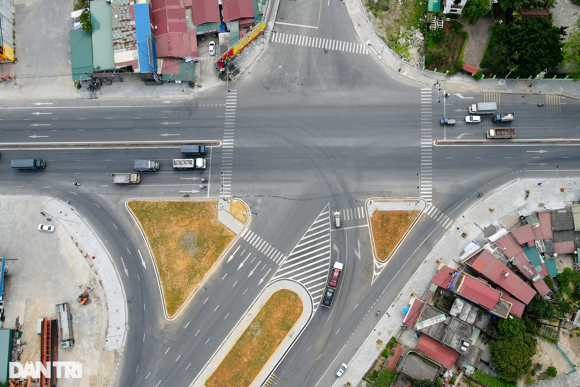 Diện mạo mới đoạn đường 1,5km tiêu tốn 165 tỷ đồng ở Ninh Bình - 6 Diện mạo mới đoạn đường 1,5km tiêu tốn 165 tỷ đồng ở Ninh Bình - 6