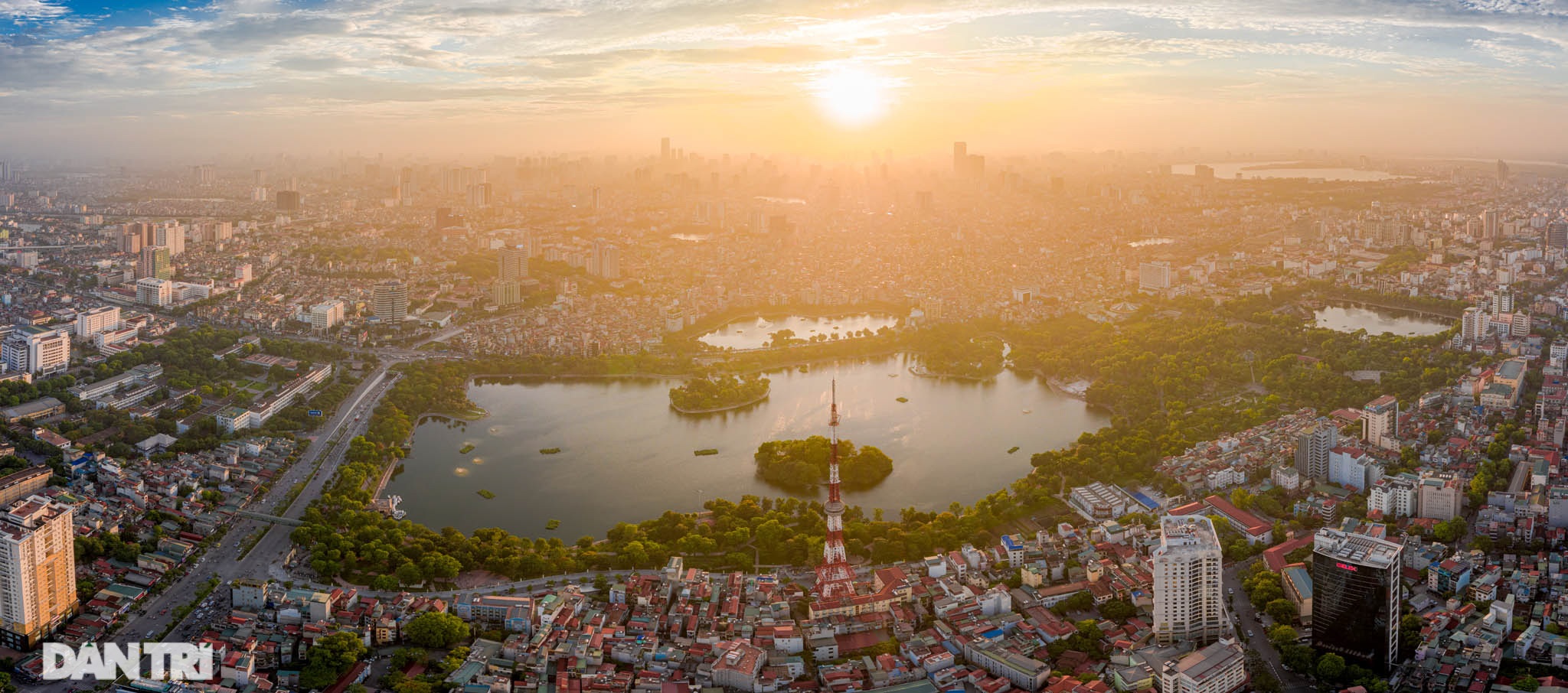 Vẻ đẹp của một Hà Nội hiện đại, sôi động nhìn từ trong mây - 3 Vẻ đẹp của một Hà Nội hiện đại, sôi động nhìn từ trong mây - 3
