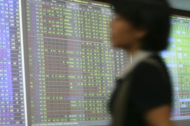 Nhà đầu tư thận trọng, Vn-Index giảm xuống 525 điểm