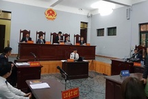 Bị cáo nộp tài liệu gây “chấn động” phiên tòa hình sự tại Hưng Yên!