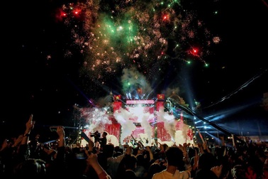 Hà Thành bùng cháy "đỏ rực" với đại nhạc hội Tự Hào Việt Nam