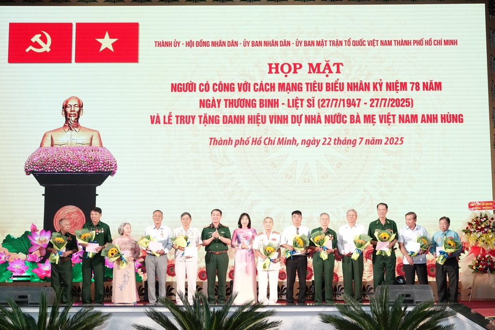 40 năm đổi mới đưa đất nước bứt phá, người dân hưởng thành quả phát triển - 14 40 năm đổi mới đưa đất nước bứt phá, người dân hưởng thành quả phát triển - 14