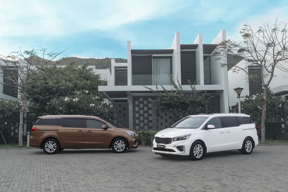 Kia Sedona - Vững vàng vị thế ngôi vương phân khúc 7 chỗ cỡ lớn - 1 Kia Sedona - Vững vàng vị thế ngôi vương phân khúc 7 chỗ cỡ lớn - 1