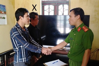 Công an giúp người đàn ông đi lạc hơn 80km đoàn tụ với gia đình