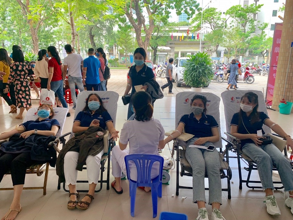 Nhân viên Shinhan Finance hiến máu giữa bối cảnh máu khan hiếm tại Đà Nẵng - 3 Nhân viên Shinhan Finance hiến máu giữa bối cảnh máu khan hiếm tại Đà Nẵng - 3