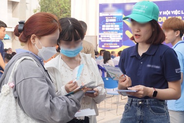 Nữ sinh cao đẳng bị lừa gần 400 triệu đồng trong tài khoản