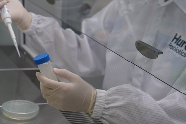 Vì sao DN Việt được tham gia nghiên cứu thuốc phòng Covid-19 ở Anh?