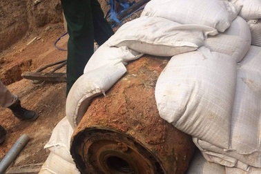 Phát hiện bom “khủng” nặng 330kg