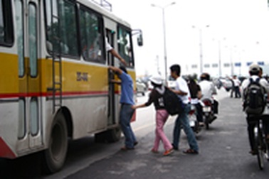 Quản lý xe khách bằng máy đo tốc độ rada