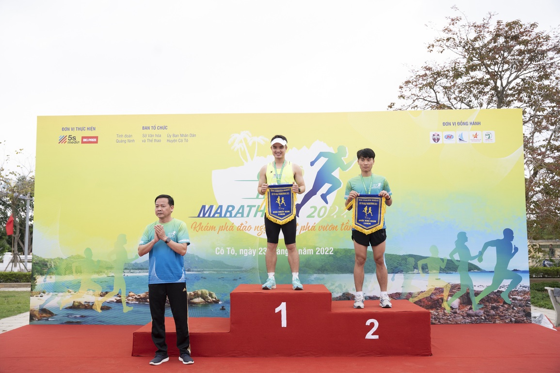 Hơn 500 vận động viên tham gia giải chạy Marathon tại huyện đảo Cô Tô - 4 Hơn 500 vận động viên tham gia giải chạy Marathon tại huyện đảo Cô Tô - 4