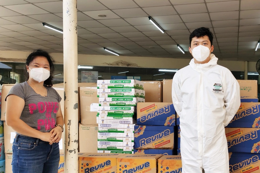 Giám đốc bỏ nhà đi giao tro cốt nạn nhân Covid-19 mong sớm thất nghiệp - 3 Giám đốc bỏ nhà đi giao tro cốt nạn nhân Covid-19 mong sớm thất nghiệp - 3