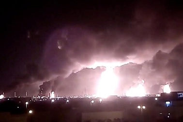 Vì sao Mỹ vội vàng đổ lỗi cho Iran vụ tấn công nhà máy dầu Ả rập Xê út?