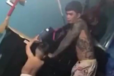 Bé trai bị ép sử dụng chất nghi ma túy có thể bị xâm hại tính mạng