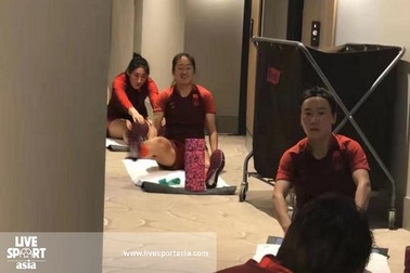 Tạm thời bị cách ly, đội nữ Trung Quốc tập luyện trong... khách sạn