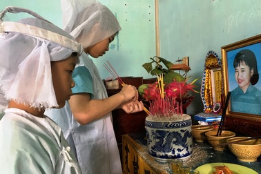 Gờ giảm tốc “lậu” khiến 4 đứa trẻ mất mẹ mùa Vu lan