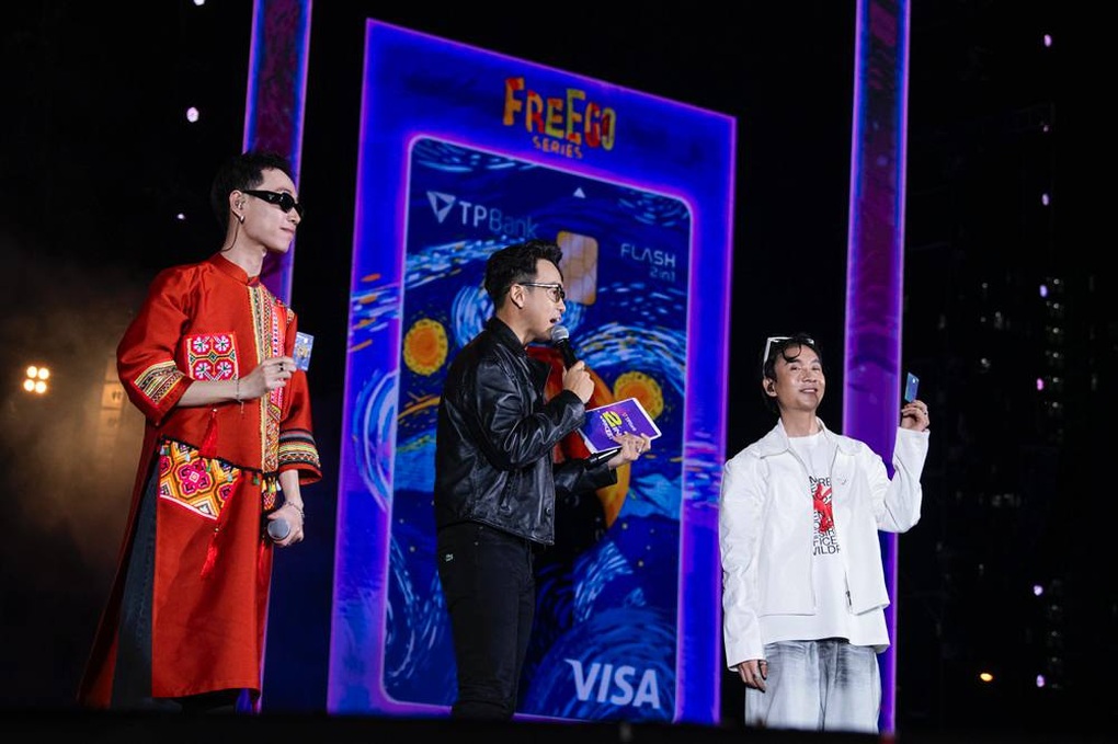 Biển người bung hết chất Tôi tại TPBank 2in1 Concert - 4 Biển người bung hết chất Tôi tại TPBank 2in1 Concert - 4