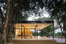 Ngắm mãi không chán biệt thự kính giữa vườn bưởi xanh mát mắt ở Ba Vì