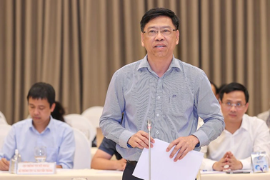 Thứ trưởng Bộ GTVT hé lộ lý do xăng giảm nhưng giá cước vận tải chưa giảm