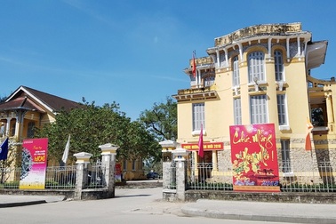 Ngắm những tòa nhà kiến trúc Pháp đẹp mê hồn ở Huế