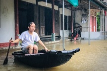 Lũ lụt lịch sử tại miền Trung: Cảnh báo những dịch bệnh đi cùng dòng nước