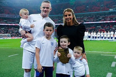 Coleen Rooney đã lấy lại dáng thon sau khi sinh con thứ 4