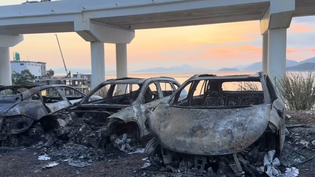 Chiếc ô tô điện Trung Quốc bốc cháy trong bãi đỗ, lan sang 7 xe xung quanh - 3