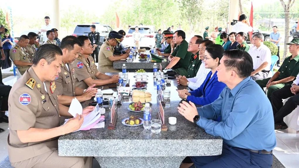 Ông Nguyễn Trọng Nghĩa thăm các điểm di tích quốc gia tại Bình Phước - 3 Ông Nguyễn Trọng Nghĩa thăm các điểm di tích quốc gia tại Bình Phước - 3