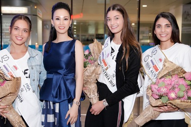 Tân Hoa hậu Áo xinh đẹp, rạng rỡ đến Việt Nam