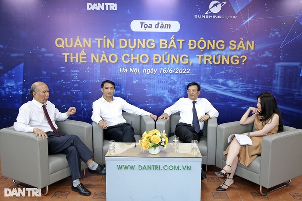 Chuyên gia kinh tế bóc mẽ những kiểu khách mà ngân hàng sợ nhất - 2 Chuyên gia kinh tế bóc mẽ những kiểu khách mà ngân hàng sợ nhất - 2