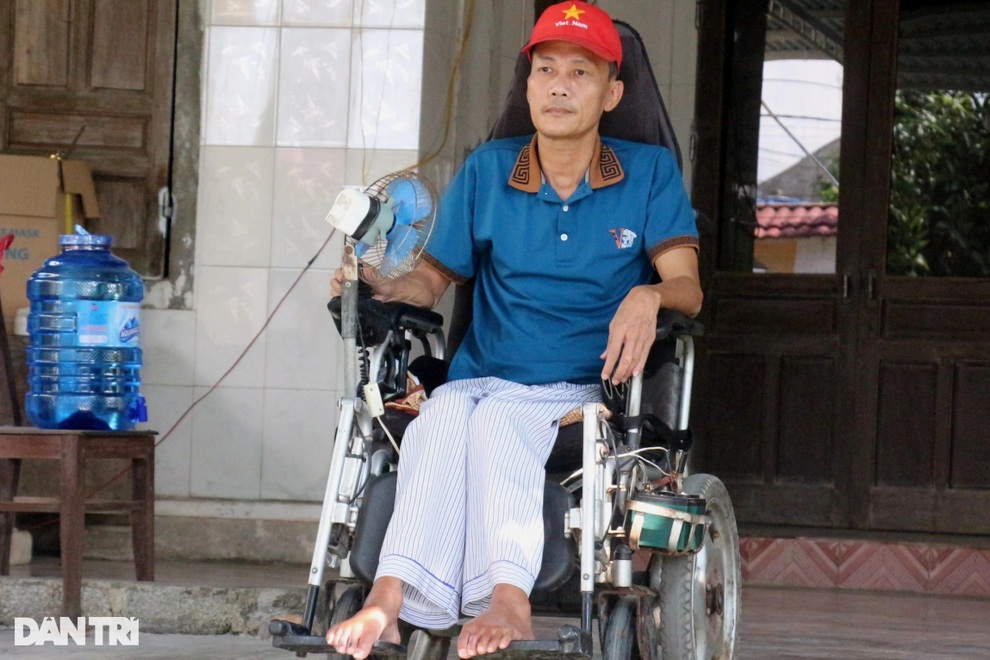 Giải thoát cho vợ trẻ và cách trả ơn cuộc đời của người đàn ông đặc biệt - 2 Giải thoát cho vợ trẻ và cách trả ơn cuộc đời của người đàn ông đặc biệt - 2