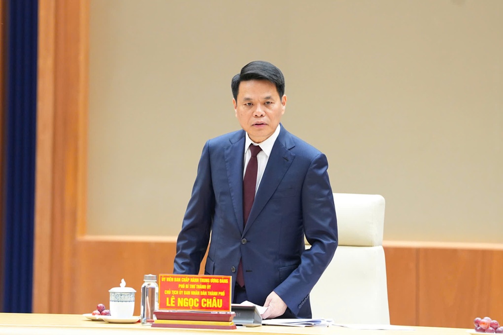 Chủ tịch Hải Phòng yêu cầu cán bộ dừng đi lễ hội trong giờ hành chính - 1 Chủ tịch Hải Phòng yêu cầu cán bộ dừng đi lễ hội trong giờ hành chính - 1