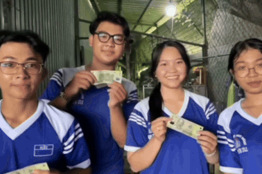 Hành động "hút" 7 triệu view của học sinh Cần Thơ từ 100.000 đồng quà 2/9