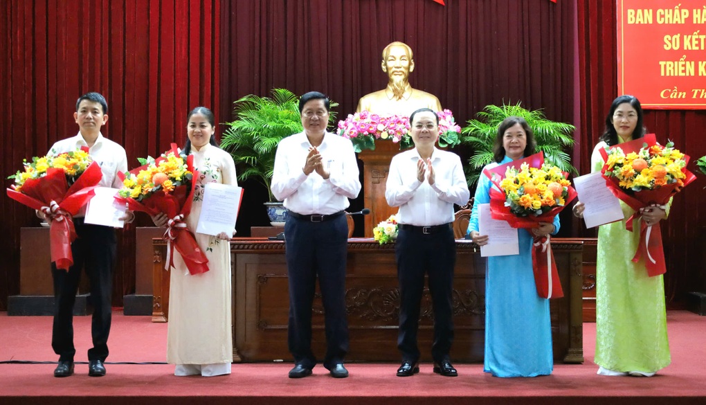 Ban Bí thư chỉ định 4 nhân sự tham gia Ban Chấp hành Đảng bộ Cần Thơ - 1 Ban Bí thư chỉ định 4 nhân sự tham gia Ban Chấp hành Đảng bộ Cần Thơ - 1