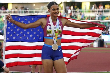 Nữ vận động viên 23 tuổi lần thứ 4 phá kỷ lục thế giới