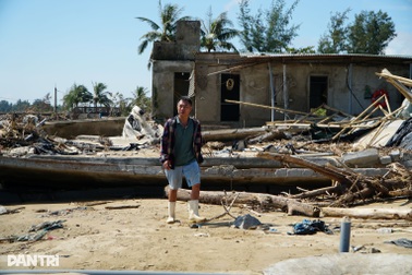 Chủ đầm tôm: "Bão Kajiki còn cầm cự, tới Bualoi thì chẳng còn gì"