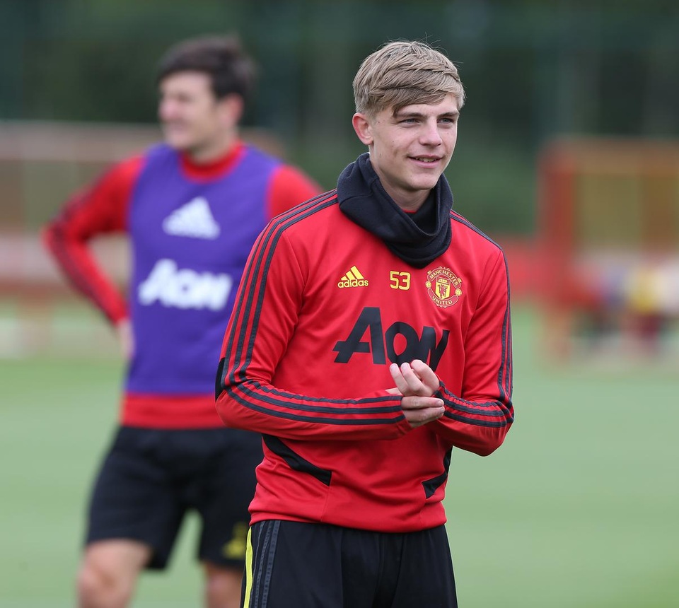 Pogba, Fernandes vui vẻ trong buổi tập toàn đội Man Utd - 4 Pogba, Fernandes vui vẻ trong buổi tập toàn đội Man Utd - 4