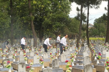 Hỗ trợ hơn 14 tỷ đồng trợ cấp mai táng phí cho thân nhân dân công hỏa tuyến