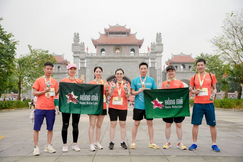 Nước kiện lực Hồng Mã tiếp sức phong trào chạy bộ tích cực - 3 Nước kiện lực Hồng Mã tiếp sức phong trào chạy bộ tích cực - 3