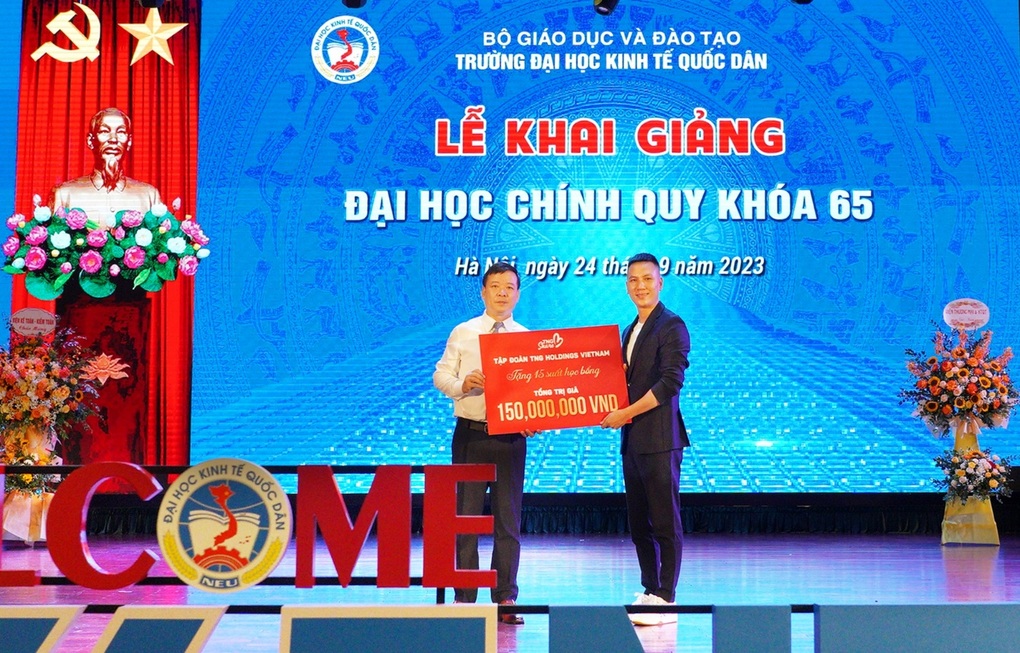 TNG Holdings Vietnam tiếp sức giấc mơ đến trường cho tân sinh viên khó khăn - 1 TNG Holdings Vietnam tiếp sức giấc mơ đến trường cho tân sinh viên khó khăn - 1