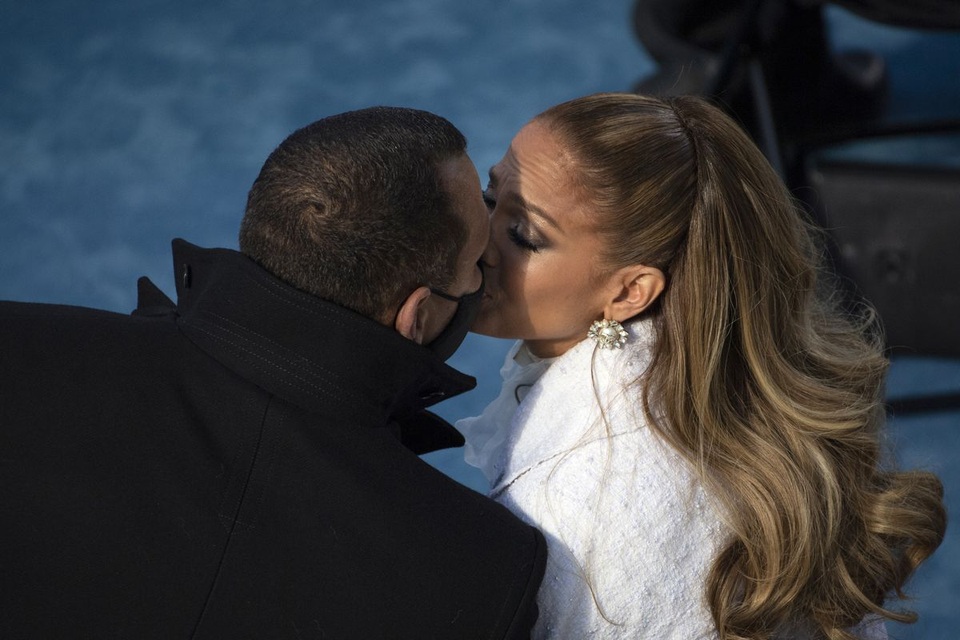 Jennifer Lopez và bạn trai phủ nhận tin đồn chia tay - 6 Jennifer Lopez và bạn trai phủ nhận tin đồn chia tay - 6