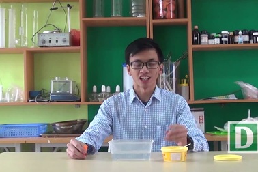 Bí mật cách làm kim băng nổi trên mặt nước